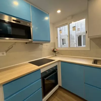 Cocina reformada con muebles de diseño Maresme