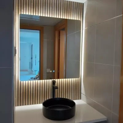Baño renovado con acabados premium Maresme