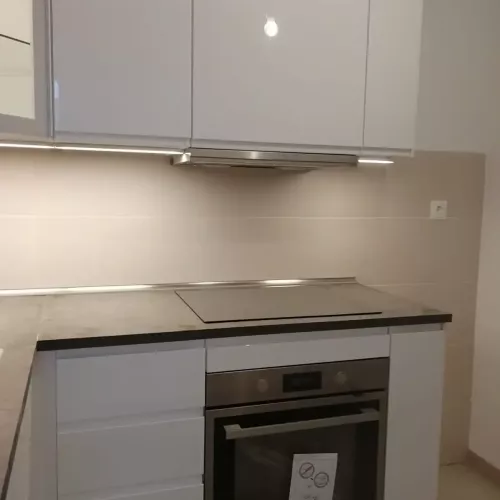 Cocina reformada con superficies de cuarzo Maresme