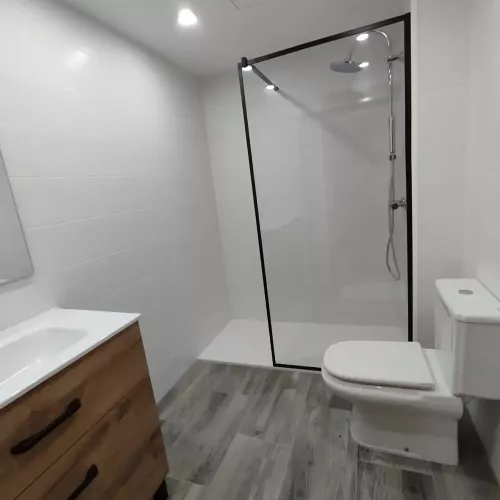 Baño reformado con estilo en Maresme